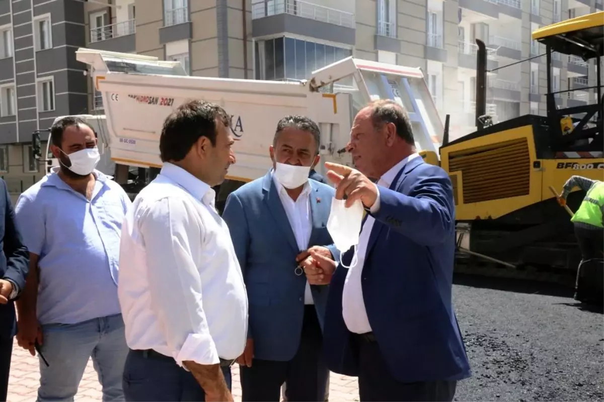 Başkan Oprukçu, Asfalt Çalışmalarını Yerinde İnceledi