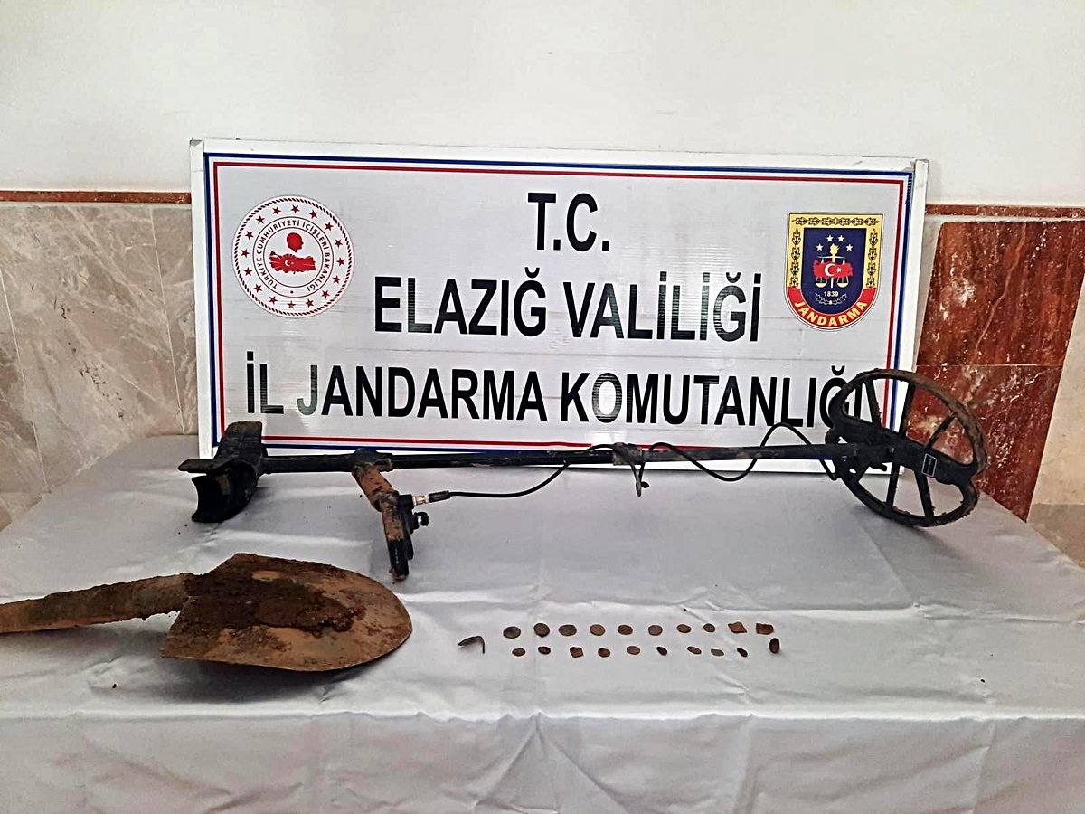 Elazığ'da kaçak kazı yapan şahıs suçüstü yakalandı - Vimarsana News