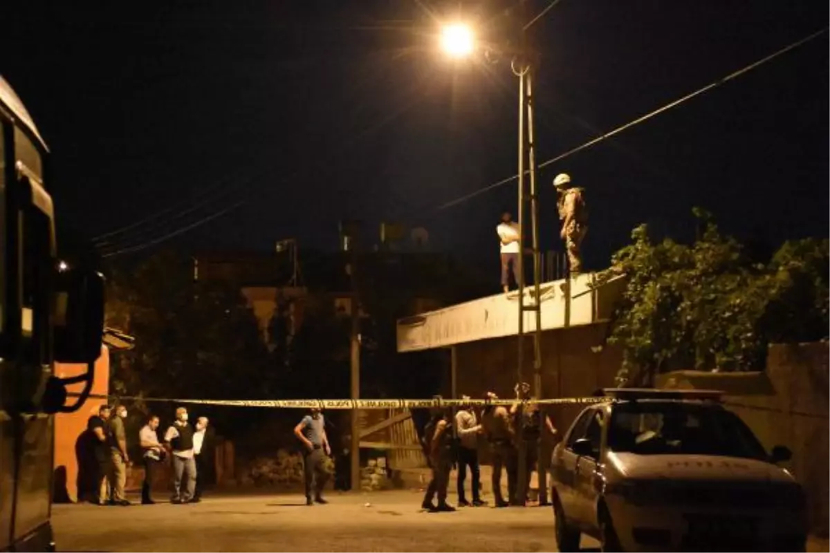 Hakkında yakalama kararı olan şüpheli, polislere ateş açtı