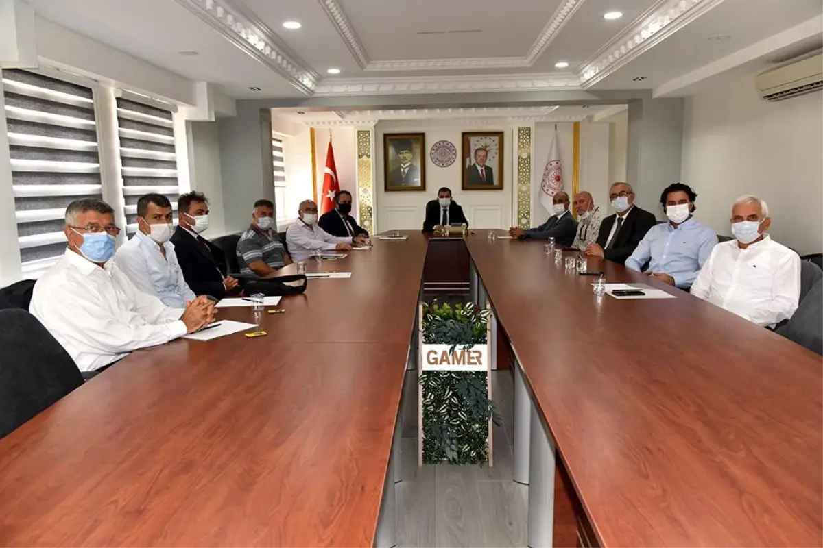 Karaman Tanıtım Platformu'ndan (KARTAP) Vali Işık'a Kitap Tanıtımı