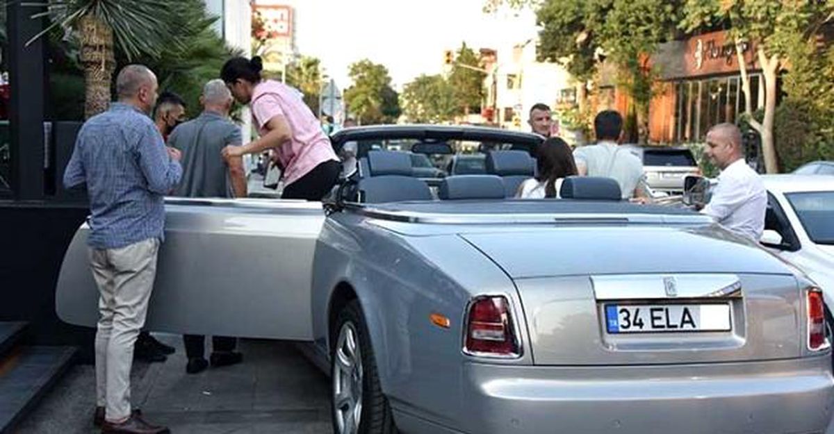 Kızının adını arabasının plakasına yazdırdı