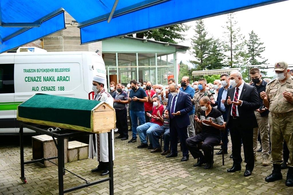 Maganda kurşunu ile hayatını kaybeden 15 yaşındaki Emir'in cenazesi İstanbul'a gönderildi - Vimarsana News