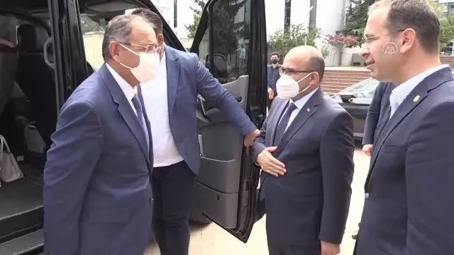 Özhaseki: "(CHP) Daha şu ana kadar büyük kentlerde Ankara, İstanbul dahil taş üstüne taş konduğunu gören yok"