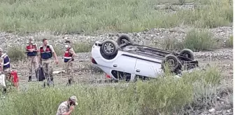 Refahiye: Sağlık görevlileri kazada yaralanan çocukları kucaklarında hastaneye yetiştirdi Refahiye: Sağlık görevlileri kazada yaralanan çocukları kucaklarında hastaneye yetiştirdi