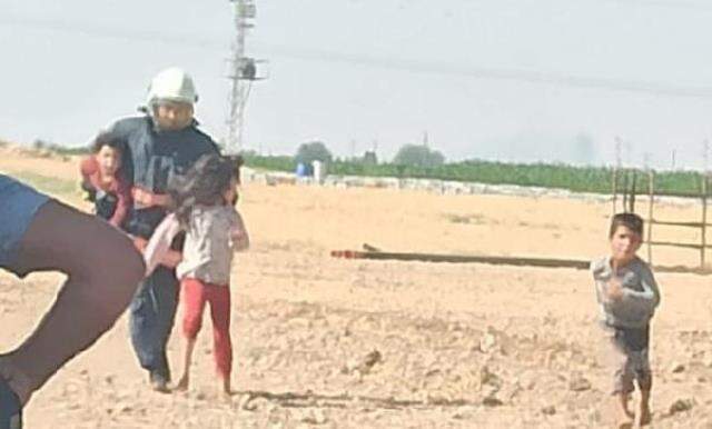Şanlıurfa'da 10 kişilik aile, arıların saldırısına uğradı! Kaçarak sığındıkları evden itfaiye personeli çıkardı