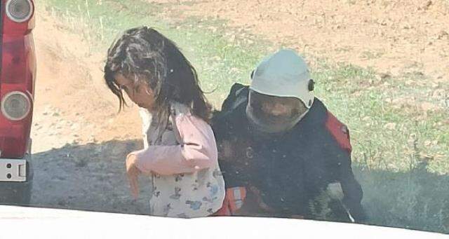 Şanlıurfa'da 10 kişilik aile, arıların saldırısına uğradı! Kaçarak sığındıkları evden itfaiye personeli çıkardı