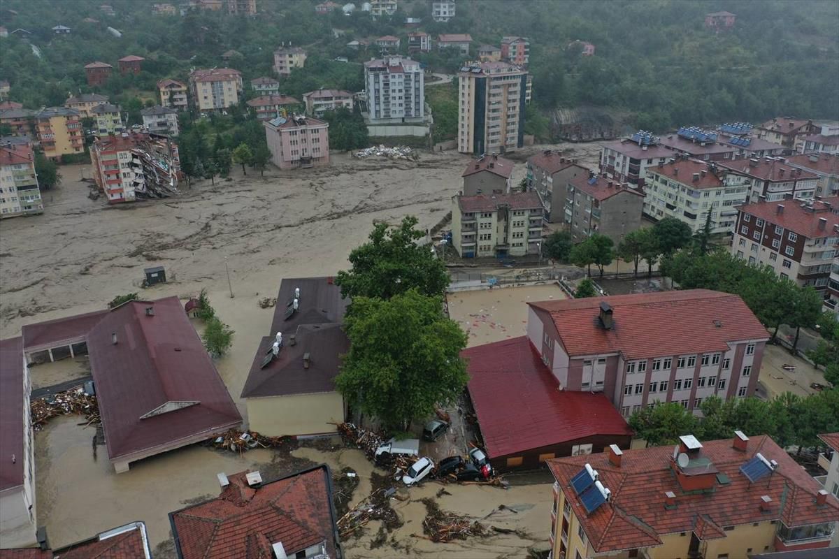 Son Dakika! Bakan Pakdemirli'den Karadeniz'e yeni uyarı: Yarın ve cumartesi ağır yağış olacak, meteorolojik risk devam ediyor