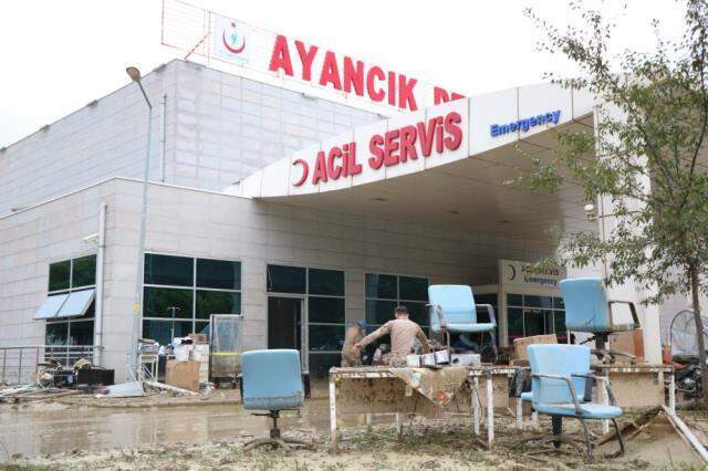 Son Dakika: Karadeniz'deki selde hayatını kaybedenlerin sayısı 17'ye yükseldi