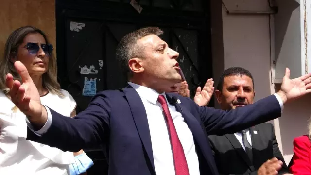 Yenilik Partisi Genel Lideri Başkanı Yılmaz'a davul-zurna ve meşaleli karşılama