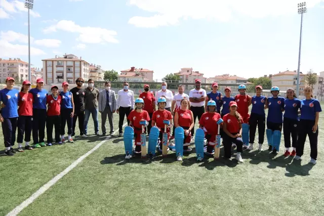 A Milli Kadın Kriket Takımı, Çubuk'ta kampa girdi