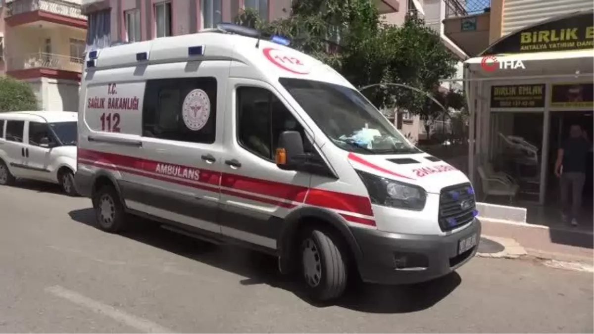 Antalya'da evsiz şahıs, emlakçıda ölü bulundu