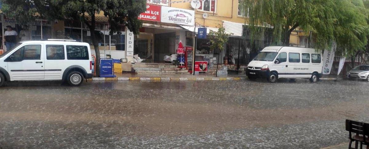 Arguvan'da dolu ve yağmur etkili oldu