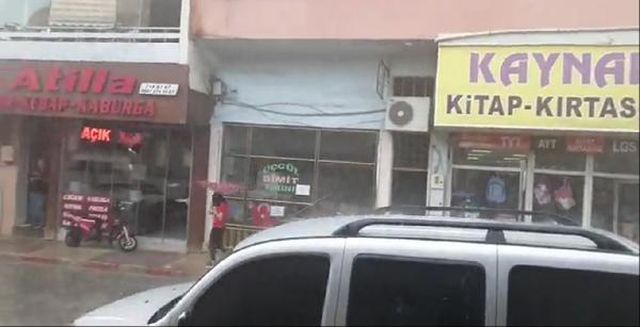 BİR ADIMLA FACİADAN KURTULDUĞU ANLAR KAMERADA