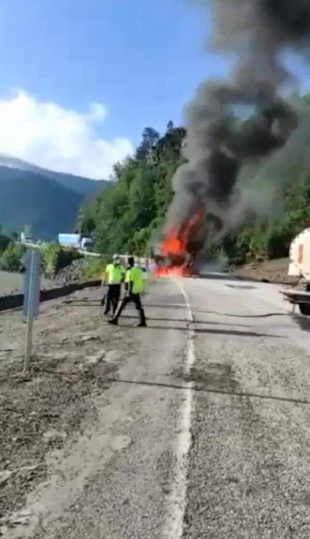 Bozkurt yangın! Kastamonu Bozkurt patlama mı oldu, yangın mı çıktı? 13 Ağustos Bozkurt'ta yangın mı var? Bozkurt'ta patlama! Bozkurt yangın! Kastamonu Bozkurt patlama mı oldu, yangın mı çıktı? 13 Ağustos Bozkurt'ta yangın mı var? Bozkurt'ta patlama!