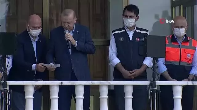 Cumhurbaşkanı Erdoğan: "Ülkemizin kutlu yürüyüşünü baskıyla, terörle, tuzakla, kumpasla engelleyemeyenler son günlerde kin ve nefret siyasetiyle bizi...