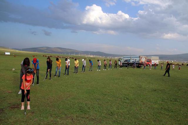 GOLFÇÜ ÇOBAN KIZLAR