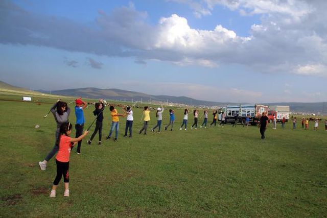 GOLFÇÜ ÇOBAN KIZLAR