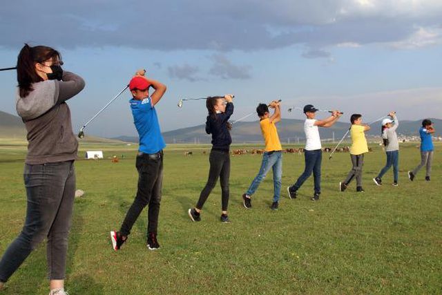 GOLFÇÜ ÇOBAN KIZLAR