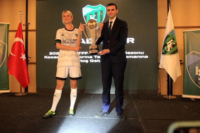 kocaelispor un yeni sezon formasi tanitildi 12 14330091 o