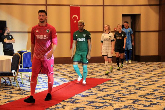 kocaelispor un yeni sezon formasi tanitildi 3 14330091 o