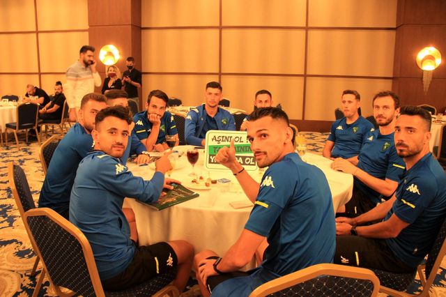 kocaelispor un yeni sezon formasi tanitildi 7 14330091 o