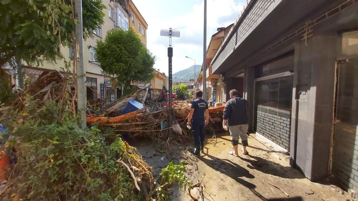 Manisa İtfaiye Ekipleri Kastamonu'da