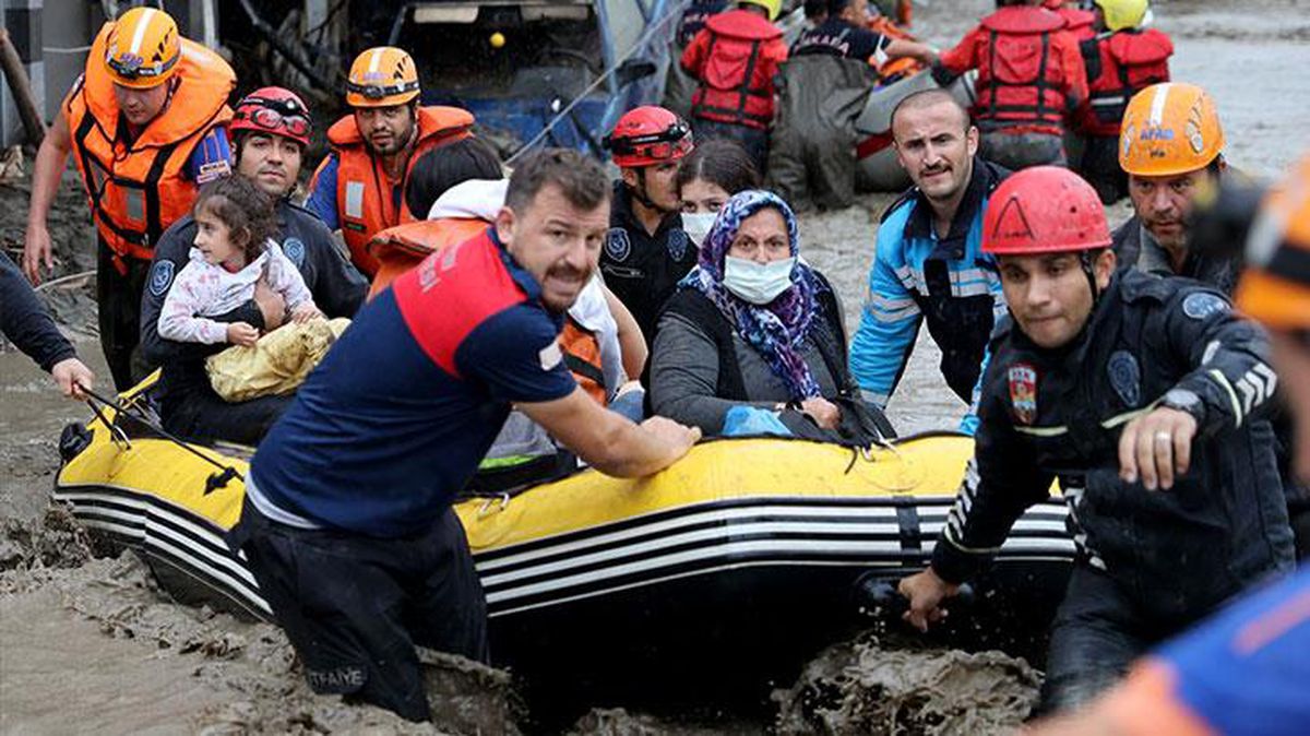 Son Dakika: Karadeniz'deki sel felaketinde can kaybı 27'ye yükseldi