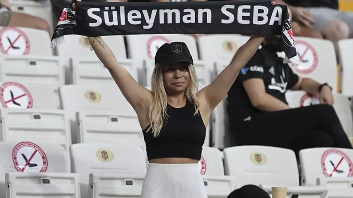 Taraftarlar uzun bir aranın ardından takımlarına kavuştu! Tribünlerdeki renkli anlar objektiflere yansıdı