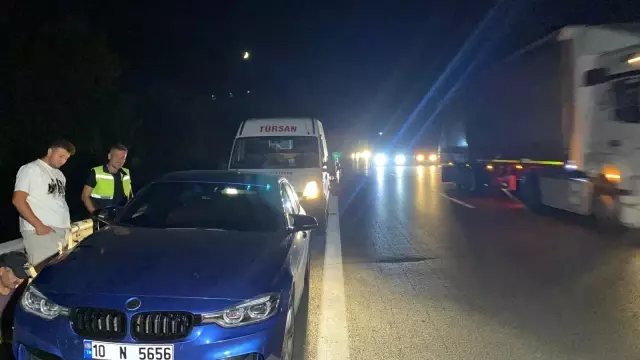 TEM otoyolunda ilginç olay! Tertemiz yolda 20 arabanın arka arkaya lastiği patladı
