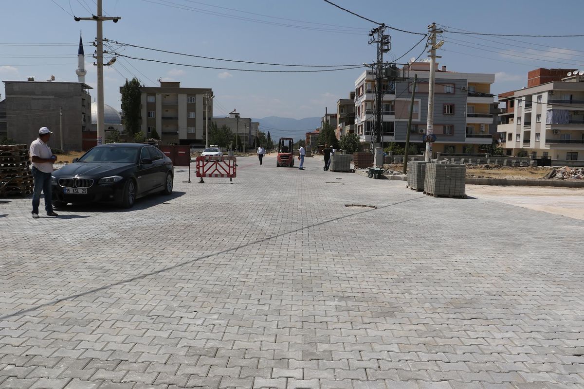 Turgutlu'da Kilit Parke Çalışmaları Başladı