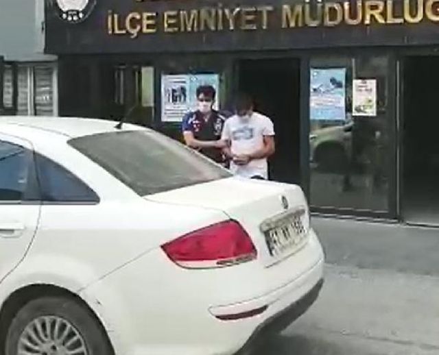 yere attigi sigara izmariti otlari yakti 2 14329603 o