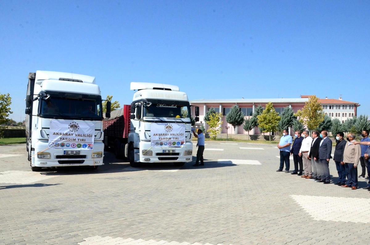 Aksaray'dan sel bölgesine 2 tır yardım gönderildi - Vimarsana News