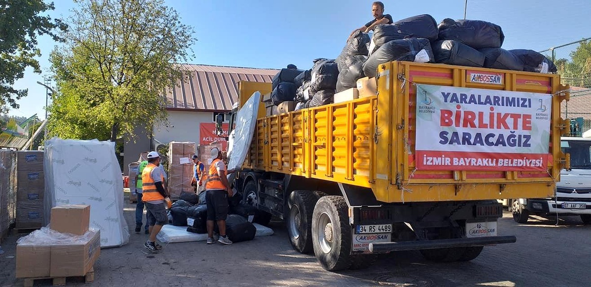 Bayraklı'dan Marmaris'e bir kamyon dolusu yardım - Vimarsana News
