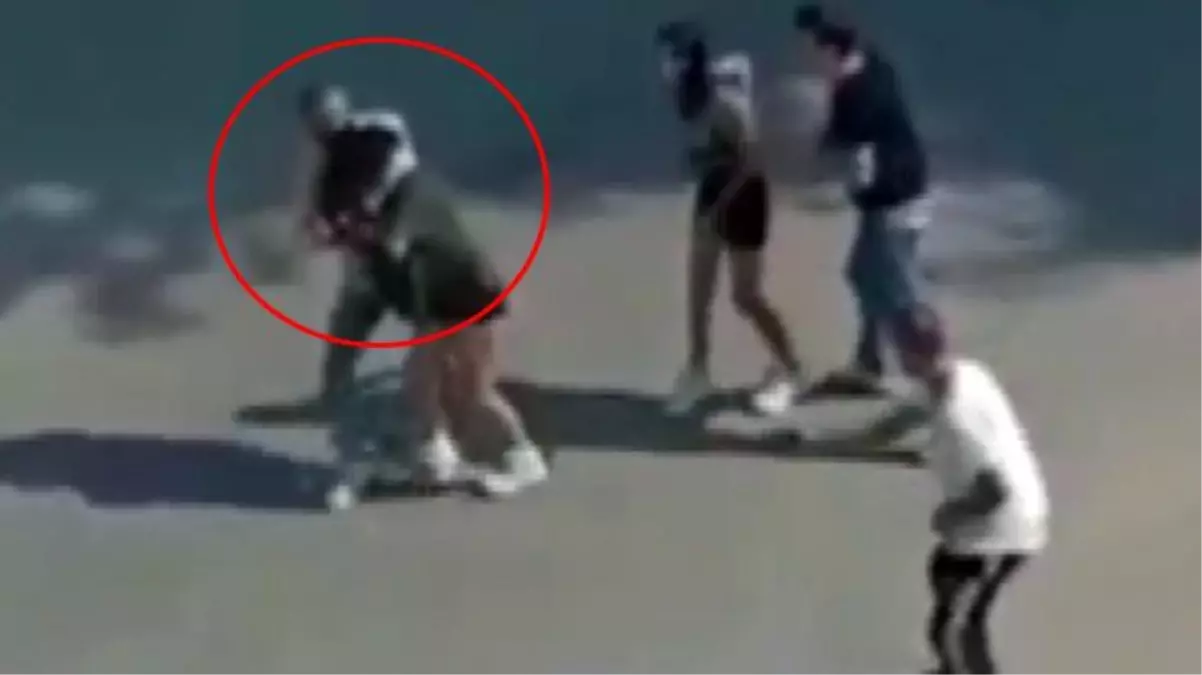 Sokak ortasında eski kız arkadaşının boğazına bıçak dayayıp kaçırmaya çalıştı! O anlar kamerada