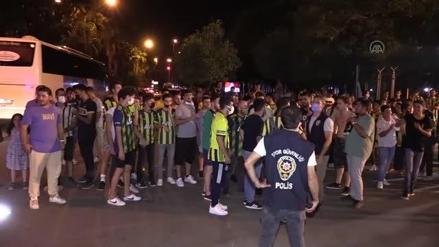 Fenerbahçe kafilesi, Adana'ya geldi
