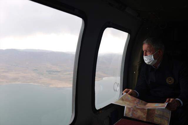İran sınırında denetleme yapan Bakan Akar'ın Mehmetçik'ten aldığı cevap tatmin etti: Biz buradayken kimse ülkemize giremez
