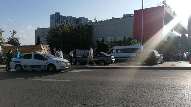 kocaeli de iki otomobil carpisti 1 yarali 4 14331484 o