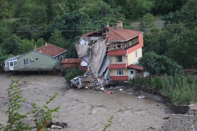 Son Dakika: Karadeniz'deki sel felaketinde can kaybı 44'e yükseldi