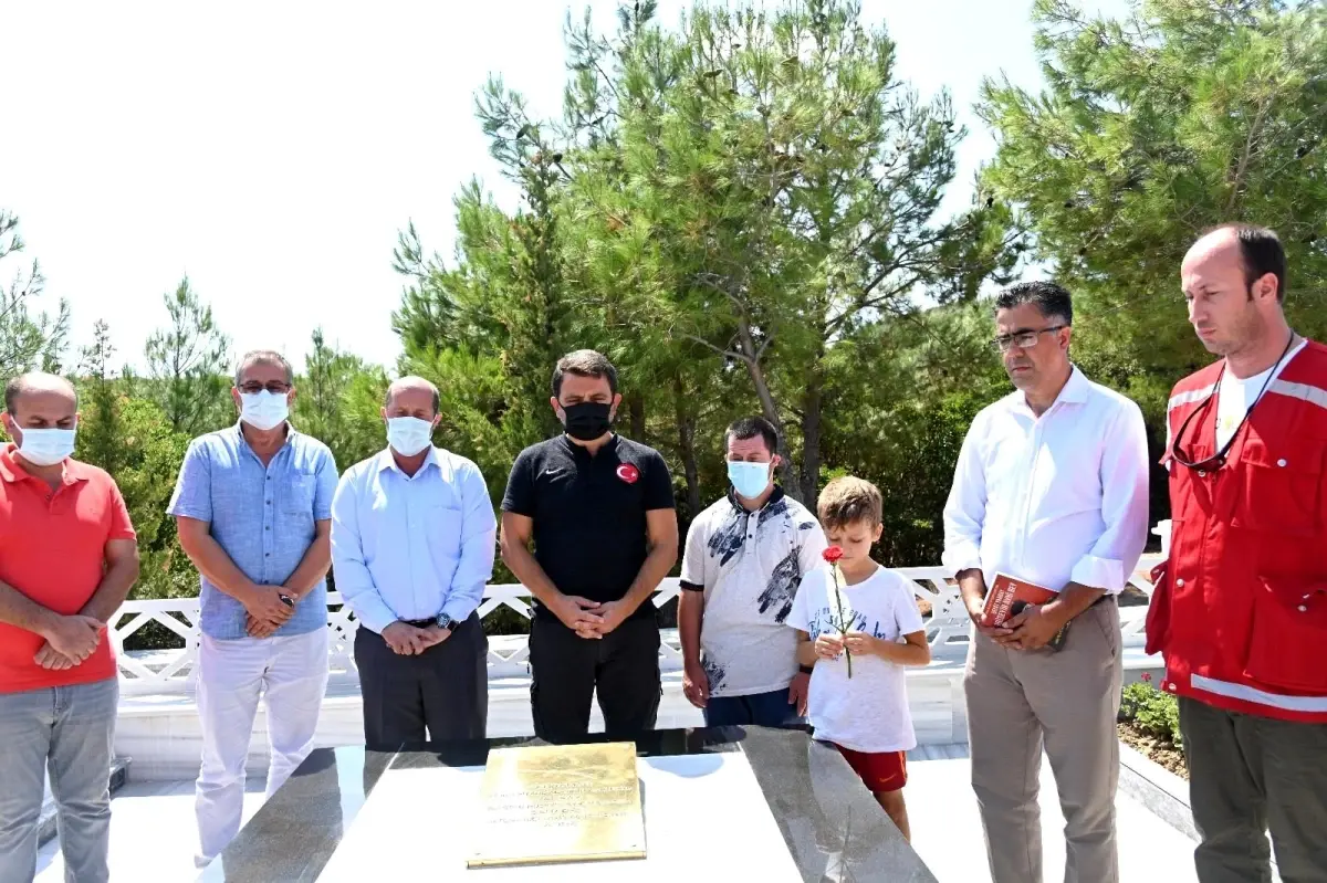 Yarbay Hüseyin Avni Bey mezarı başında anıldı