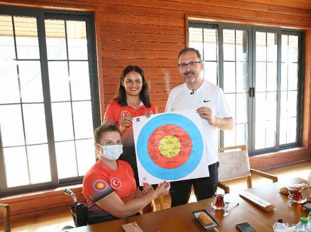 bakan kasapoglu paralimpik sporculari ziyaret 6 14332323 o