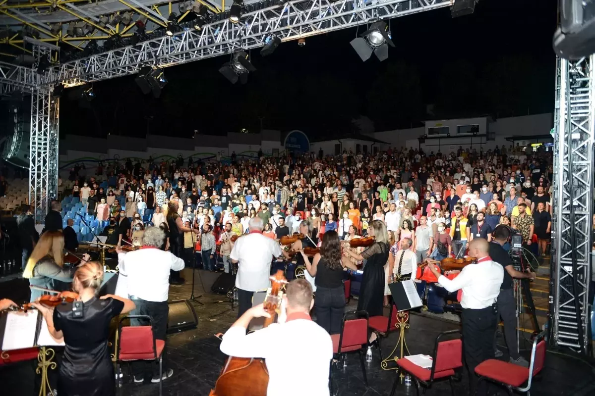 Bursa'da Senforock gece