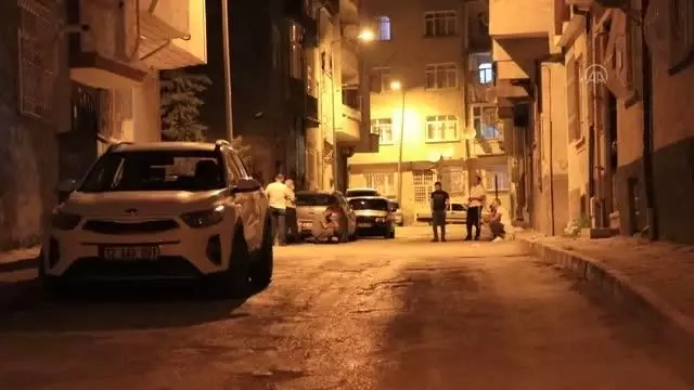 Son dakika haberi! Düşen yangın söndürme uçağında hayatını kaybeden pilot Mirzaoğlu'nun baba evi Türk bayraklarıyla donatıldı