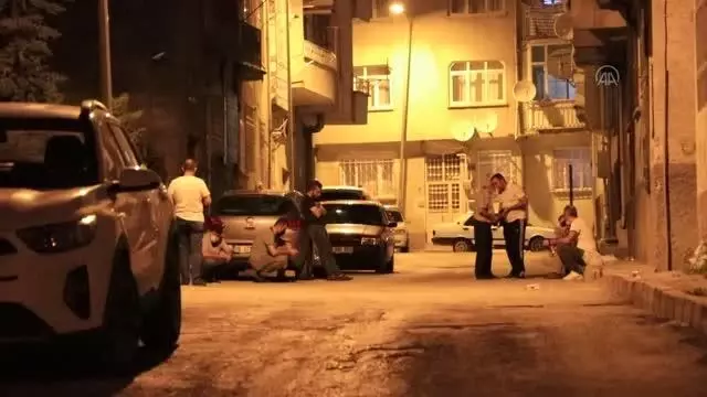 Son dakika haberi! Düşen yangın söndürme uçağında hayatını kaybeden pilot Mirzaoğlu'nun baba evi Türk bayraklarıyla donatıldı