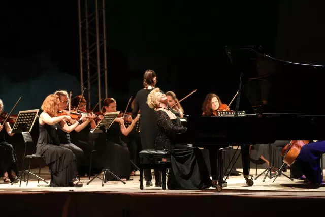 Gözde turizm merkezi Bodrum'da uluslararası müzik festivaliyle kulakların pası siliniyor