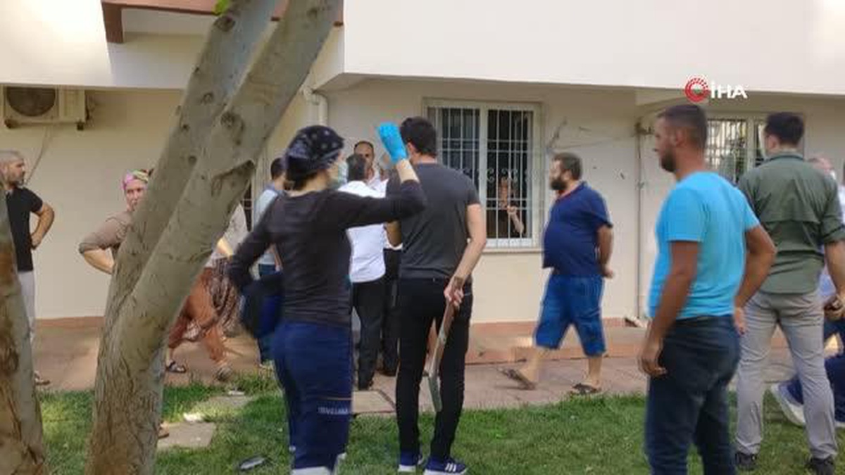 Husumetli aileler birbirine girdi, polis ayırmakta güçlük çekti - Vimarsana News