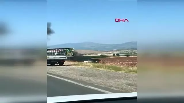 İslahiyede kamyonet önce yayaya sonra traktöre çarptı: 3 yaralı İslahiyede kamyonet önce yayaya sonra traktöre çarptı: 3 yaralı