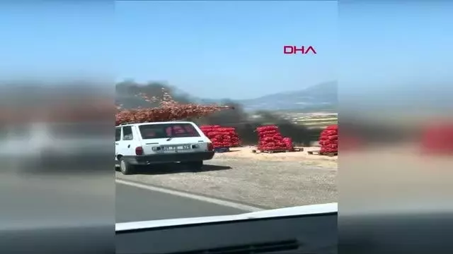 İslahiyede kamyonet önce yayaya sonra traktöre çarptı: 3 yaralı