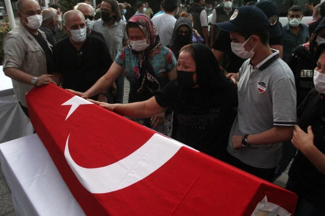 Kaza kırıma uğrayan uçakta ölen 3 Türk için merasim düzenlendi