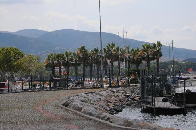marmara depreminde golcuk te binalarin hasar 5 14332047 o