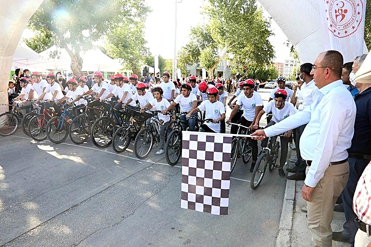 Meram'ın mahallelerinde bisiklet yarışı heyecanı yaşandı - Vimarsana News